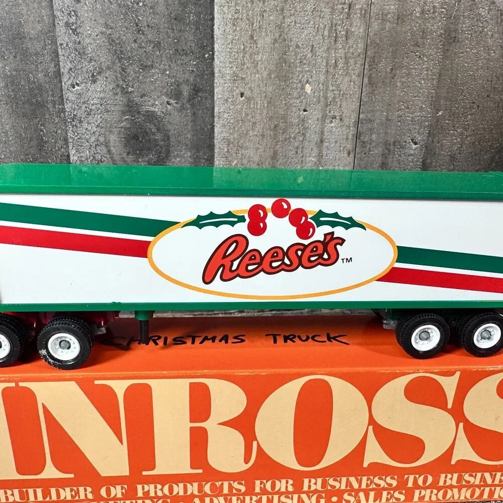 REESE'S CANDY HOLIDAY LOGO TRACTOR TRAILER WINROSS‎ TRUCK Christmas 1/64